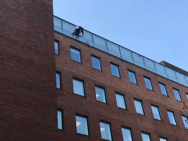 commercial building maintenance london